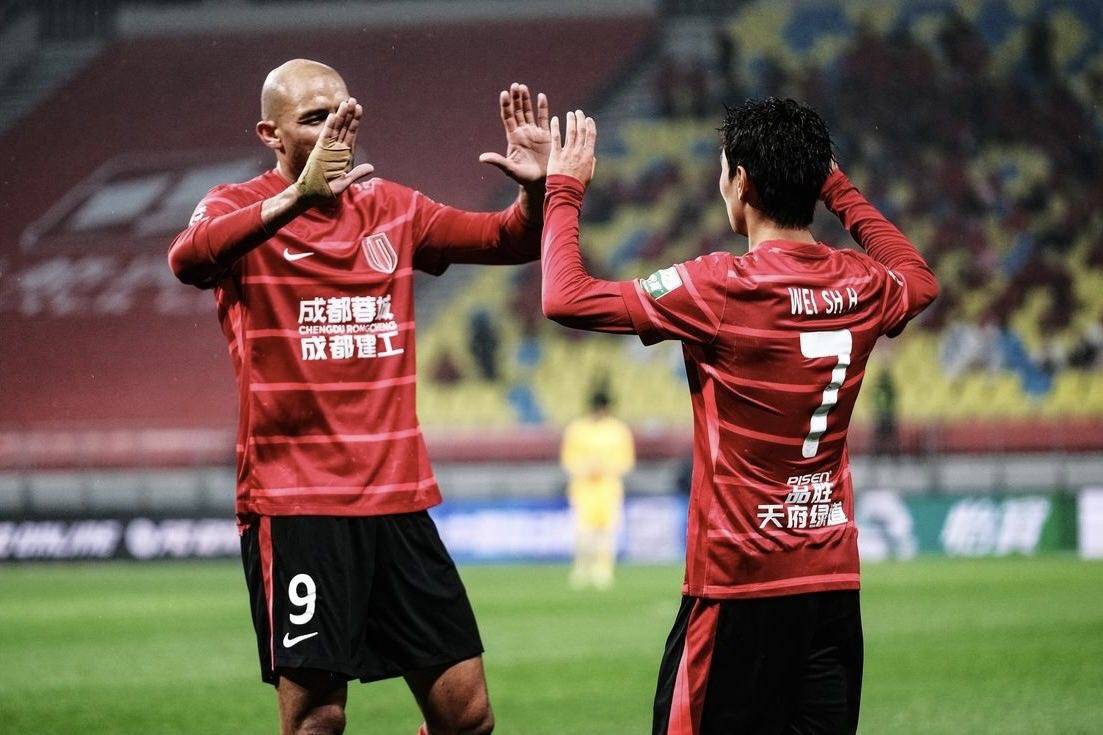 凤凰官方入口 -成都蓉城再遭质疑备战中超今夜门兴格拉德巴赫迎来里程碑，媒体一致点评：风云突变浙江队集结日复出首秀的简单介绍